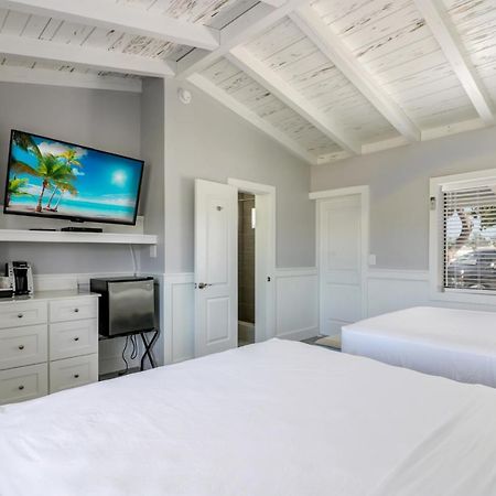 Fiesta Key Rv Resort Standard Room 2 Layton Exteriör bild